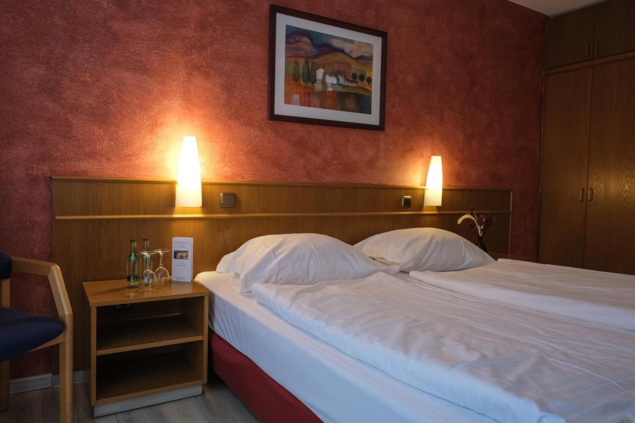 Hotel-Restaurant Zur Muehle Шермбек Екстериор снимка