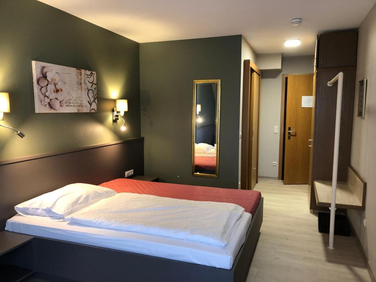 Hotel-Restaurant Zur Muehle Шермбек Екстериор снимка